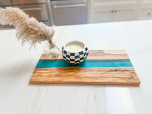 Load image into Gallery viewer, Resin board