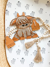 Load image into Gallery viewer, Cow milestone (highland cow)