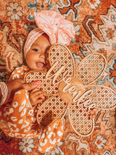 Load image into Gallery viewer, Rattan Daisy