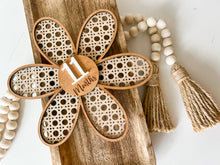 Load image into Gallery viewer, Daisy milestone set
