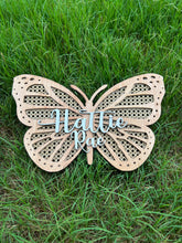 Load image into Gallery viewer, Rattan butterfly
