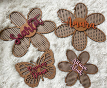 Load image into Gallery viewer, Rattan butterfly
