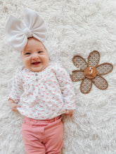Load image into Gallery viewer, Daisy milestone set
